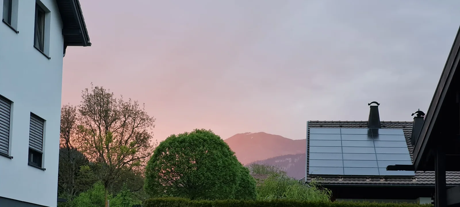 Abendstimmung zwischen den Häusern von Apartment Marent